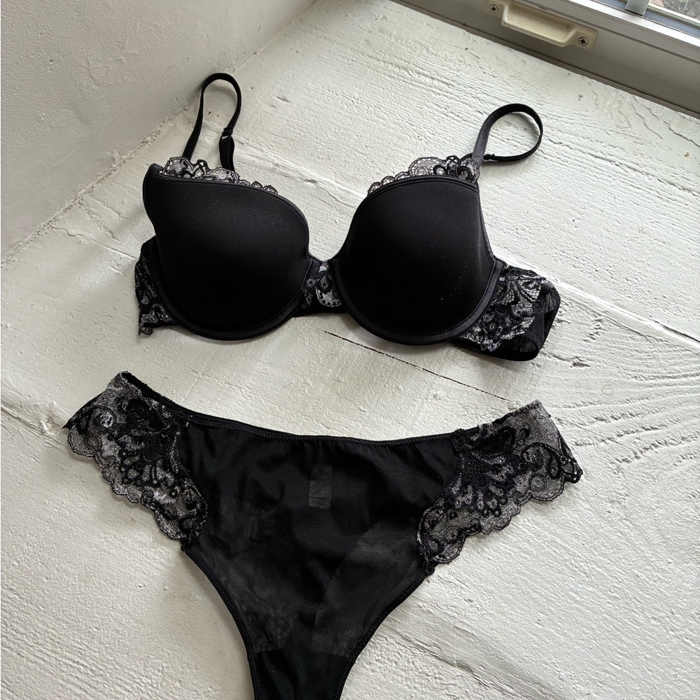 La Perla Villa Toscana Black Lace Bra and Panty Set